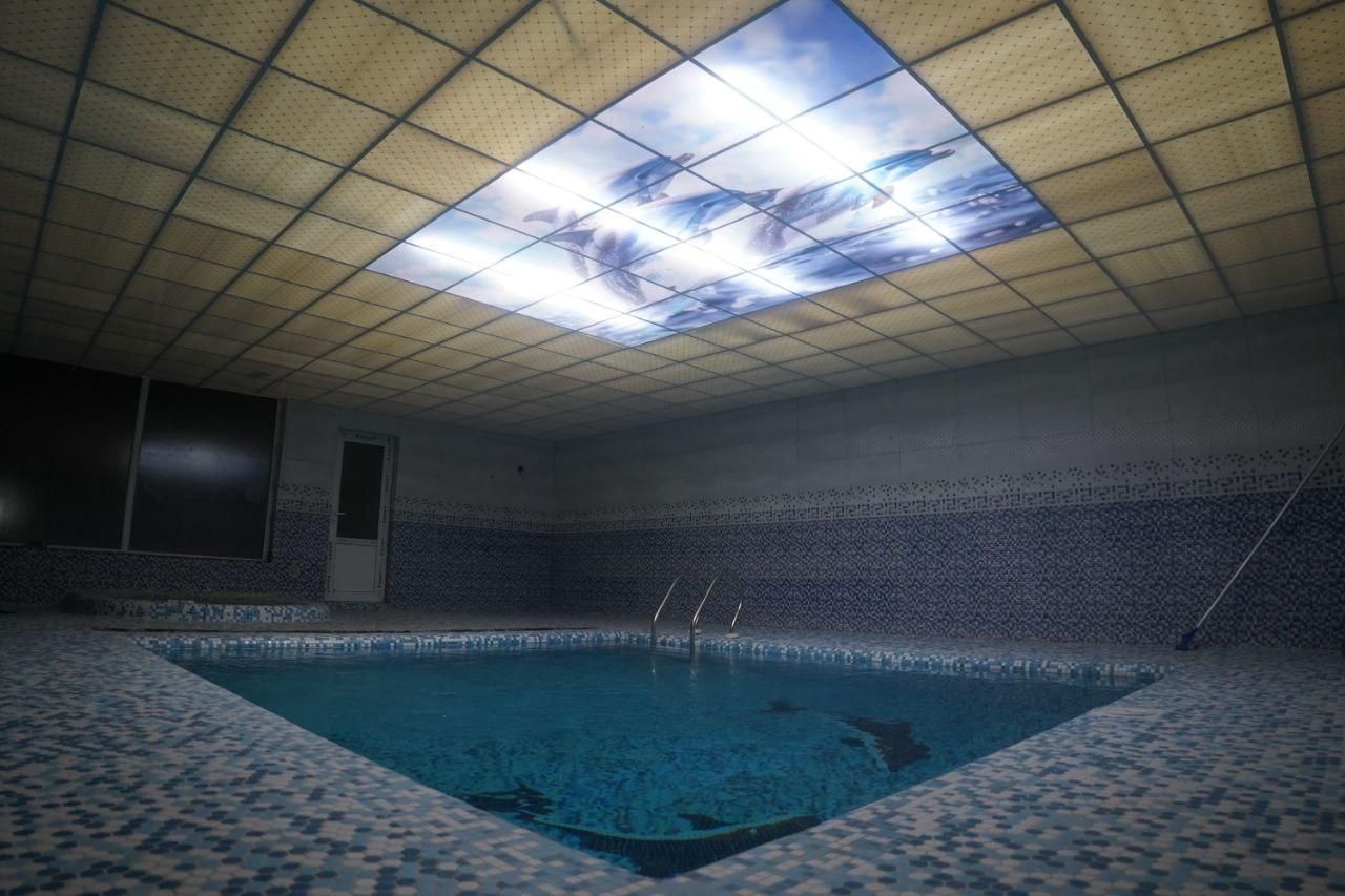 اجاره ویلا استخردار آب گرم سرپوشیده و جکوزی|اجارهٔ کوتاه‌مدت ویلا و باغ|خرم‌آباد, |دیوار