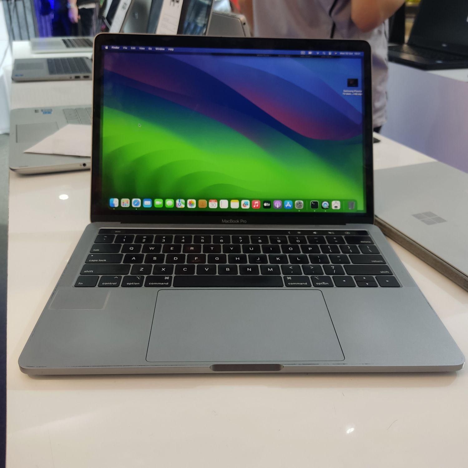 لپ‌تاپ MacBook Pro 2019 i5 Retina Touch bar|رایانه همراه|تهران, میرداماد|دیوار