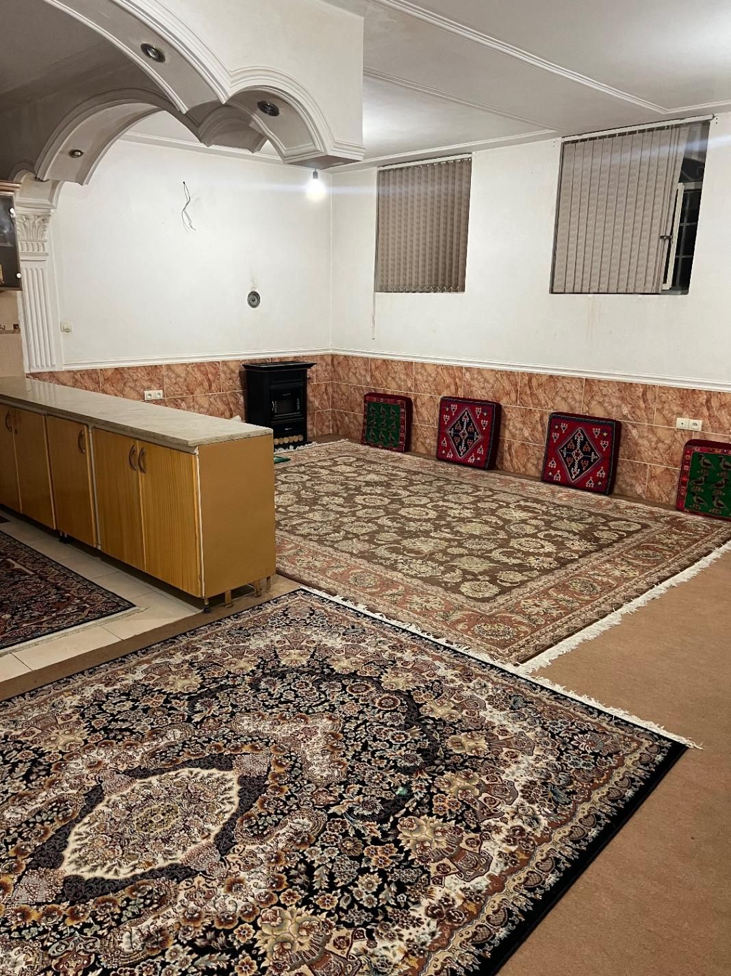 اپارتمان ۱۰۰ متری یک خوابه|اجارهٔ کوتاهمدت آپارتمان و سوئیت|شیراز, امام حسین|دیوار