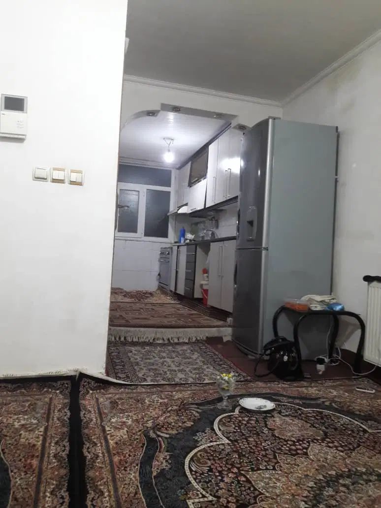 ۴۲ متر با پارکینگ سندی غیر مزاحم .انباری . بالکن|فروش آپارتمان|تهران, آذری|دیوار