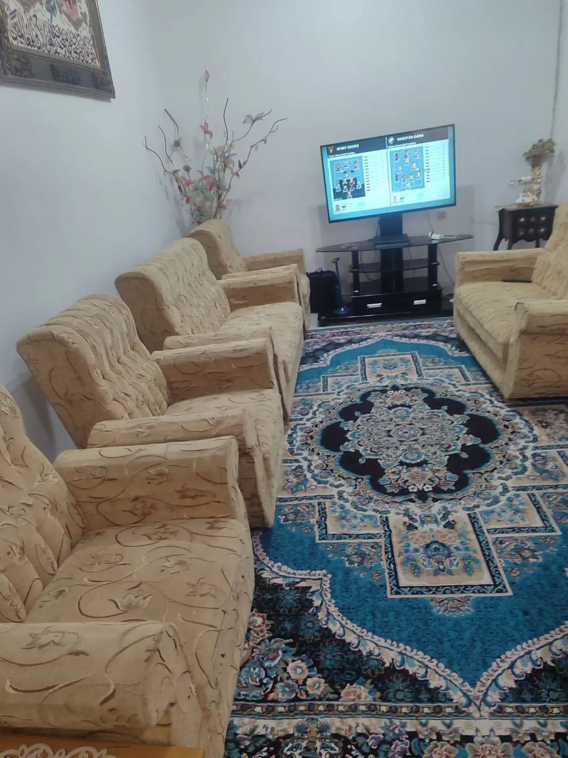 فروش مبل هفت نفره کاملا سالم به خاطر تغییر دکور|مبلمان خانگی و میز عسلی|رشت, سلیمانداراب|دیوار