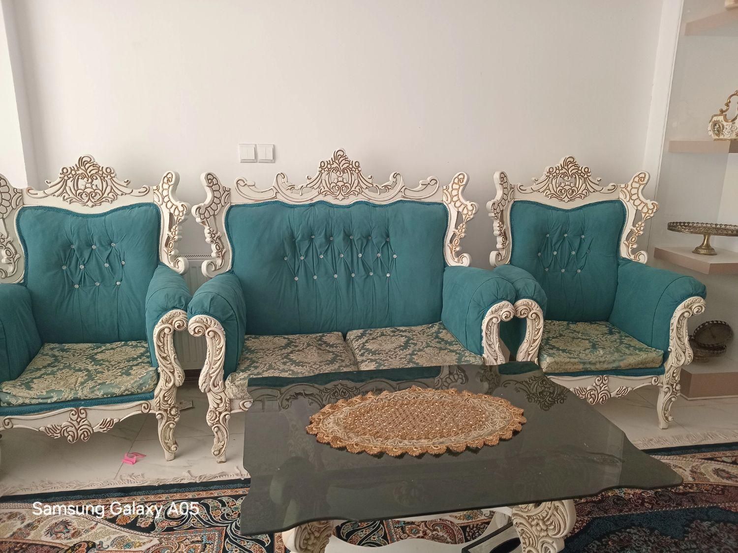 مبل مجلسی راحتی ۷نفره|مبلمان خانگی و میز عسلی|اصفهان, دارک|دیوار