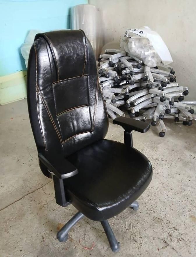 تعمیر صندلی اداری درمحل ریاست،انتظار آرایشگر گردان|خدمات پیشه و مهارت|تبریز, |دیوار