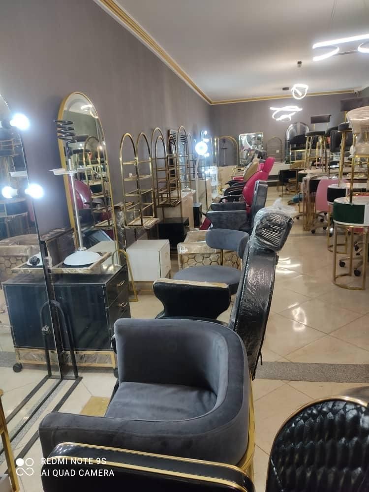 دکور و تجهیزات آرایشگاه با کیفیت|آرایشگاه و سالن‌های زیبایی|ارومیه, |دیوار