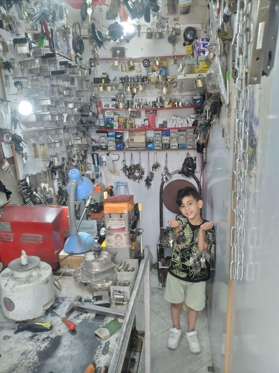 کلیدسازیوتعمیروبازکردنانواعدربوقفلوماشین۲۴س|خدمات پیشه و مهارت|ملایر, |دیوار