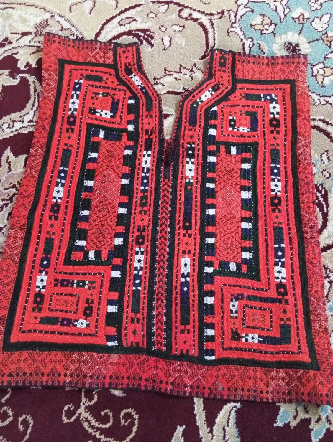 زی استین رنگ بلوچی|لباس|مشهد, کوشش|دیوار