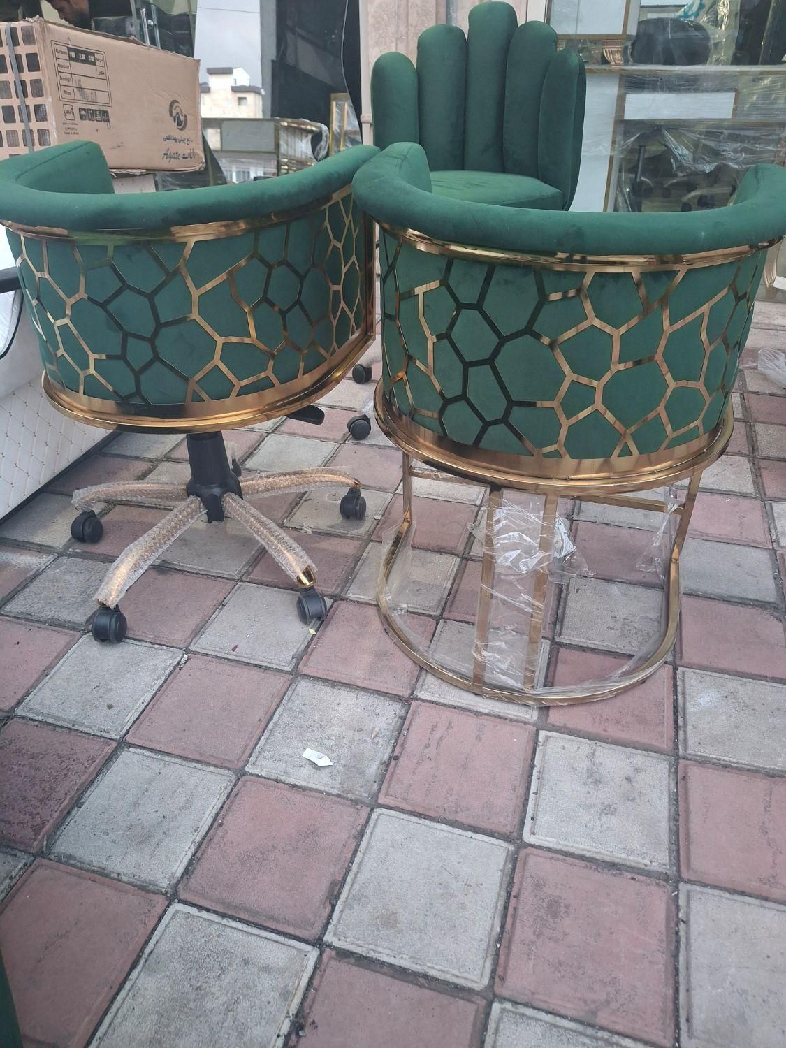 صندلی زنبوری|آرایشگاه و سالن‌های زیبایی|رشت, امین الضرب|دیوار