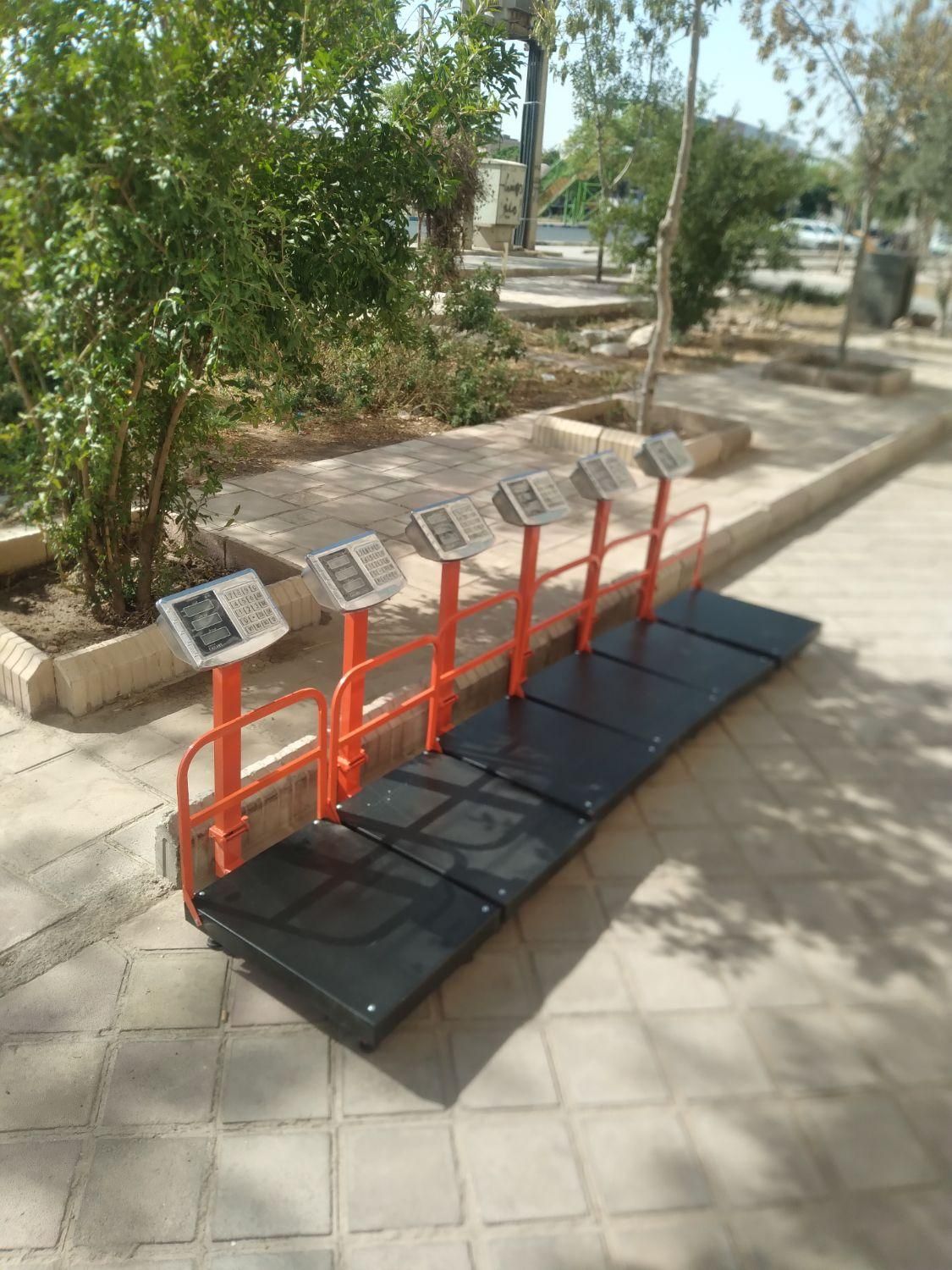 باسکول ۳۰۰کیلویی نمایشگر استیل و گاردار|فروشگاه و مغازه|پاکدشت, پاکدشت (مامازند)|دیوار