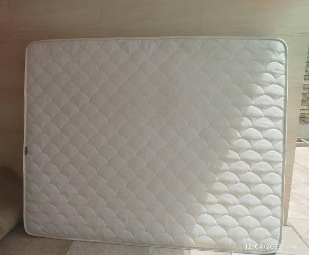 تشک طبی فنری دست دوم دونفره لیلیان|تشک تختخواب|شیراز, باغ تخت|دیوار