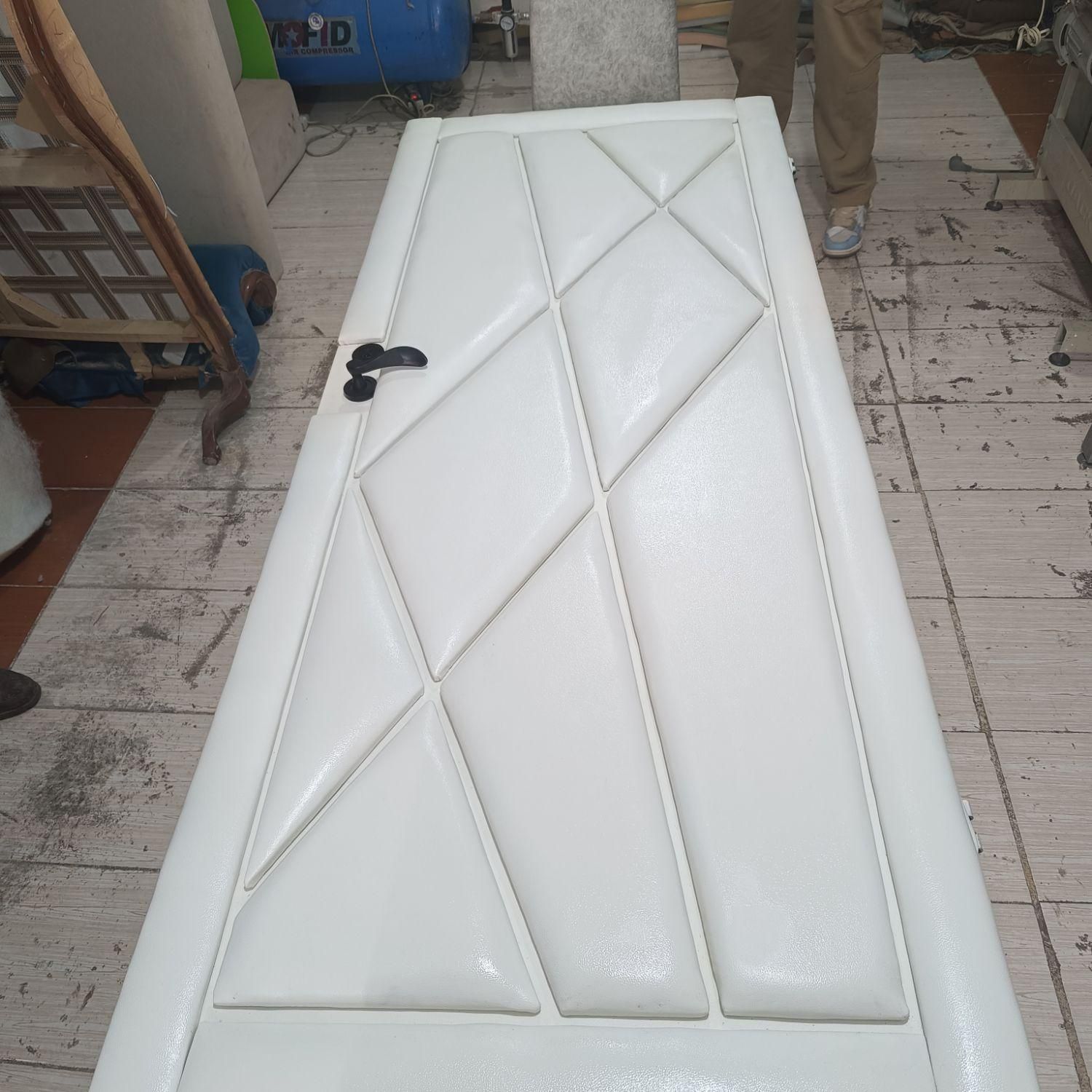 چرم کوبی و لمسه درب عایق صدا|خدمات پیشه و مهارت|بیرجند, |دیوار