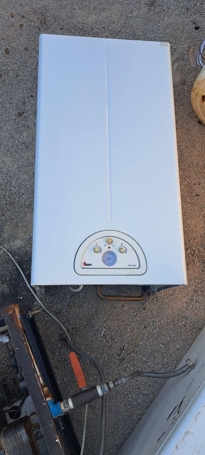 خریدار شوفاژ رادیاتور پکیج وغیره|آبگرمکن، پکیج، شوفاژ|شیراز, ده پیاله|دیوار