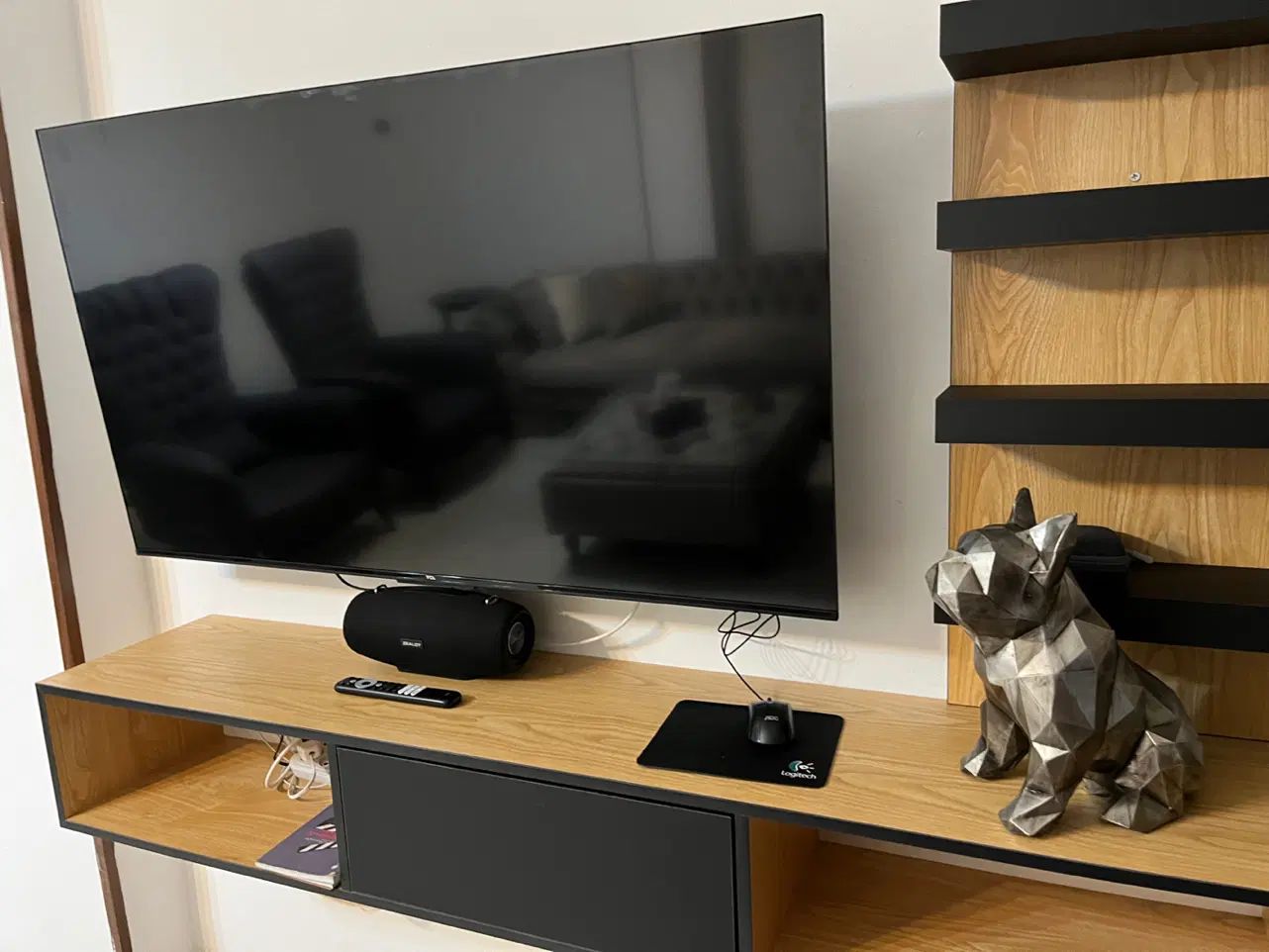 تلوزیون tcl ۵۵ اینچ به همراه میز تی وی دیواری|تلویزیون و پروژکتور|تهران, شهرک خرازی|دیوار