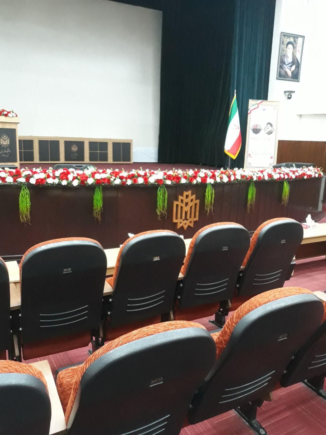 ریسه گل متری سالن همایش|گل مصنوعی|تهران, بروجردی|دیوار