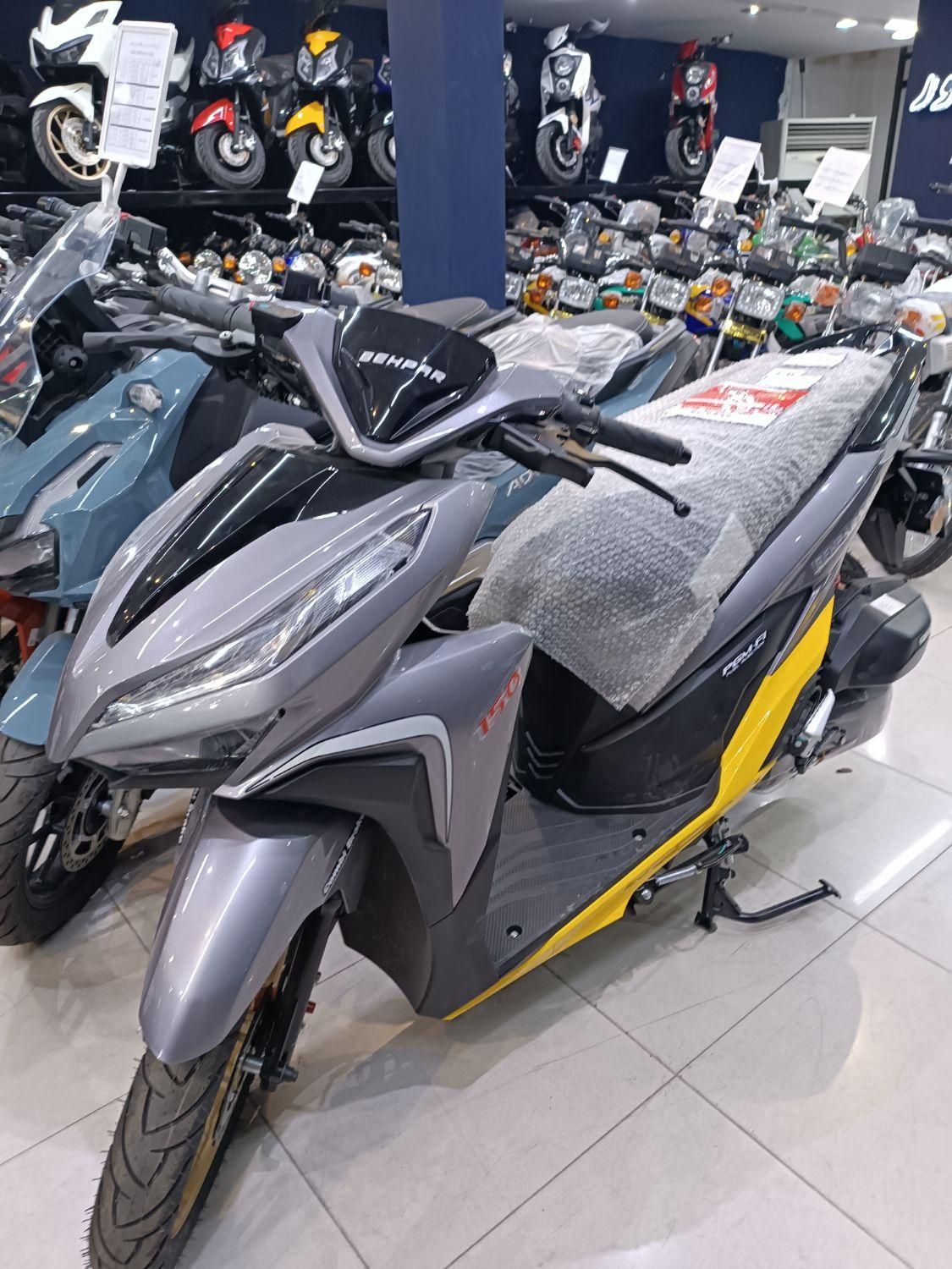 طرح کلیک ۱۴۰۴|موتورسیکلت|تهران, بهار|دیوار