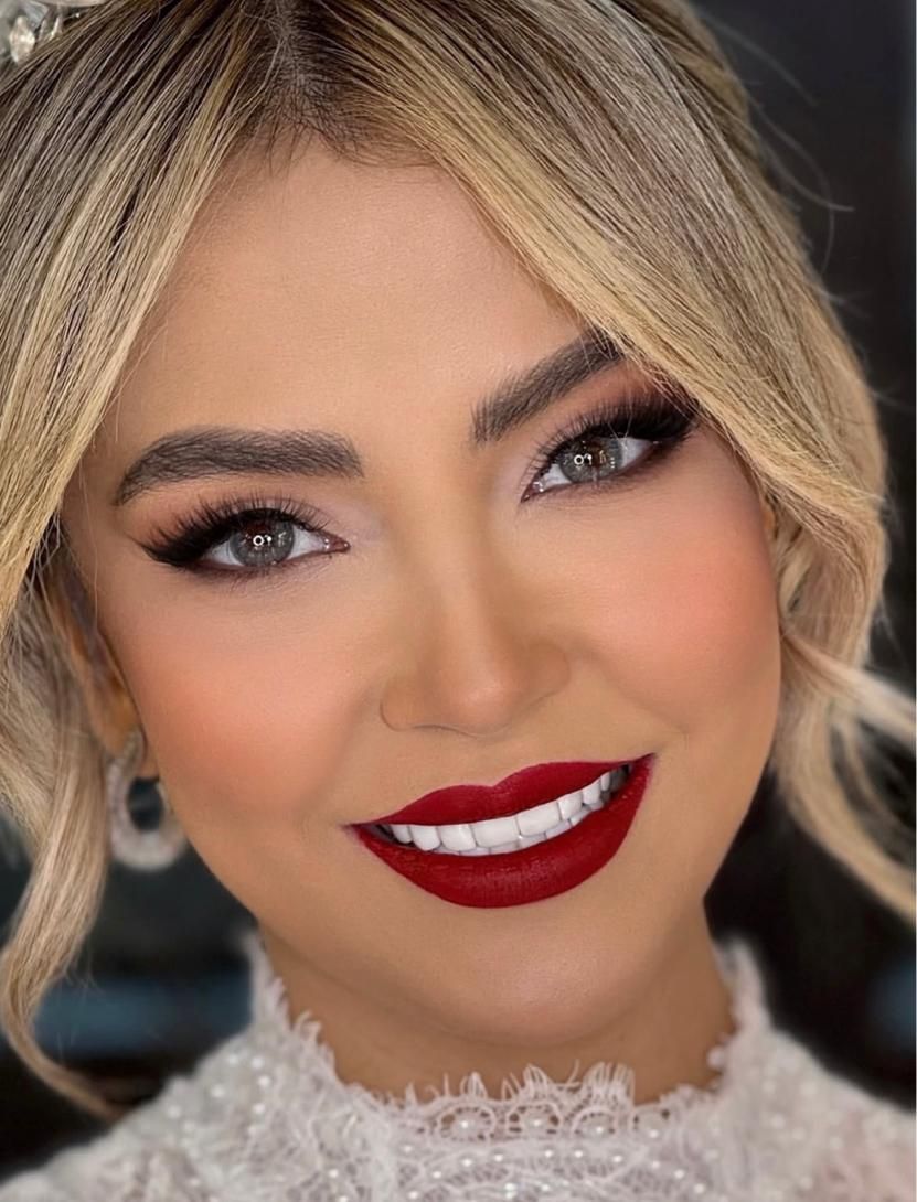 میکاپ و شنیون محفلی وعروس|خدمات آرایشگری و زیبایی|خرم‌آباد, |دیوار