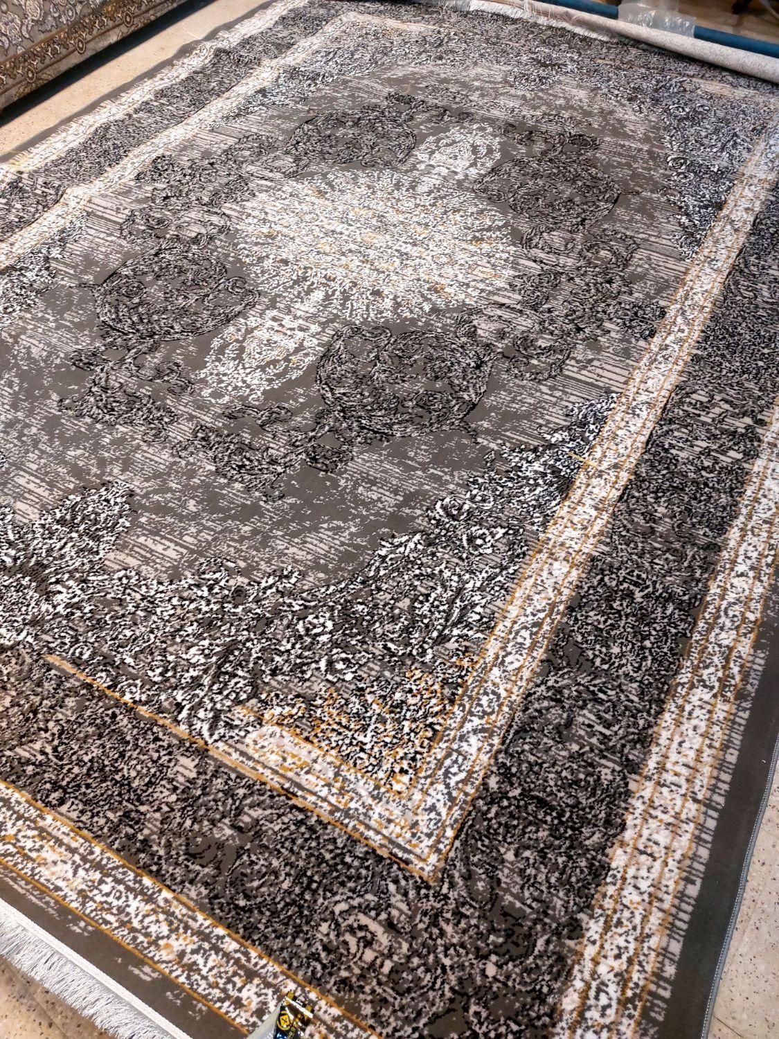 فرش۱۲متری طرح۷۰۰شانه فقط ۳/۵۰۰ فقط آلان موجوده|فرش|مشهد, طلاب|دیوار