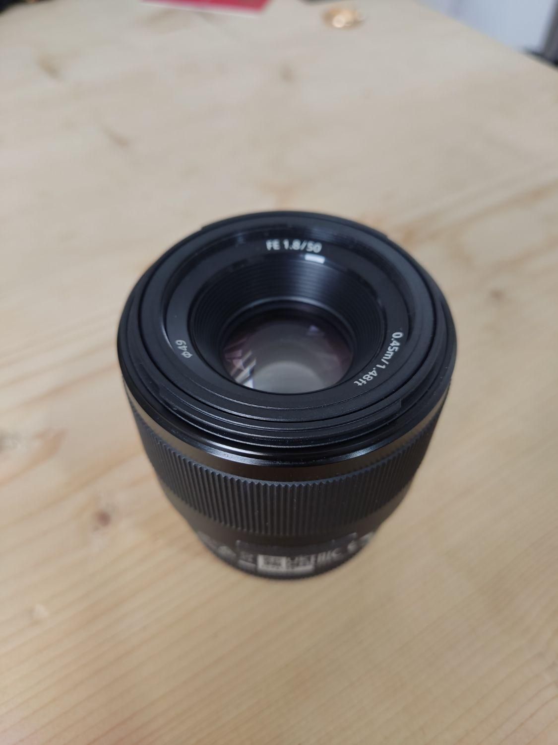 لنز سونی 50mm f 1.8 در حد آکبند و کم کارکرد|دوربین عکاسی و فیلم‌برداری|رشت, گلسار|دیوار