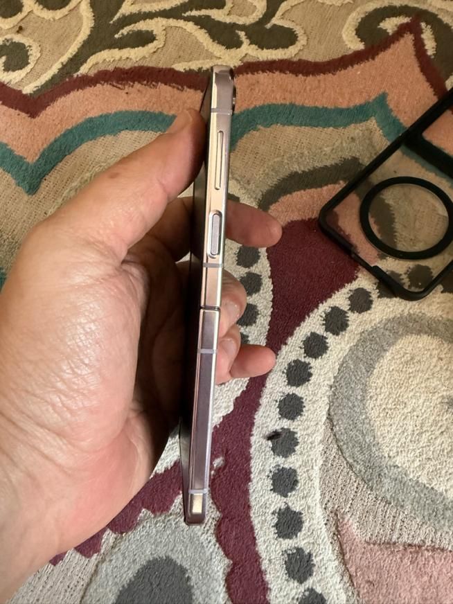 سامسونگ Galaxy Z Flip5 با حافظهٔ ۲۵۶ گیگابایت|موبایل|تهران, چیتگر|دیوار
