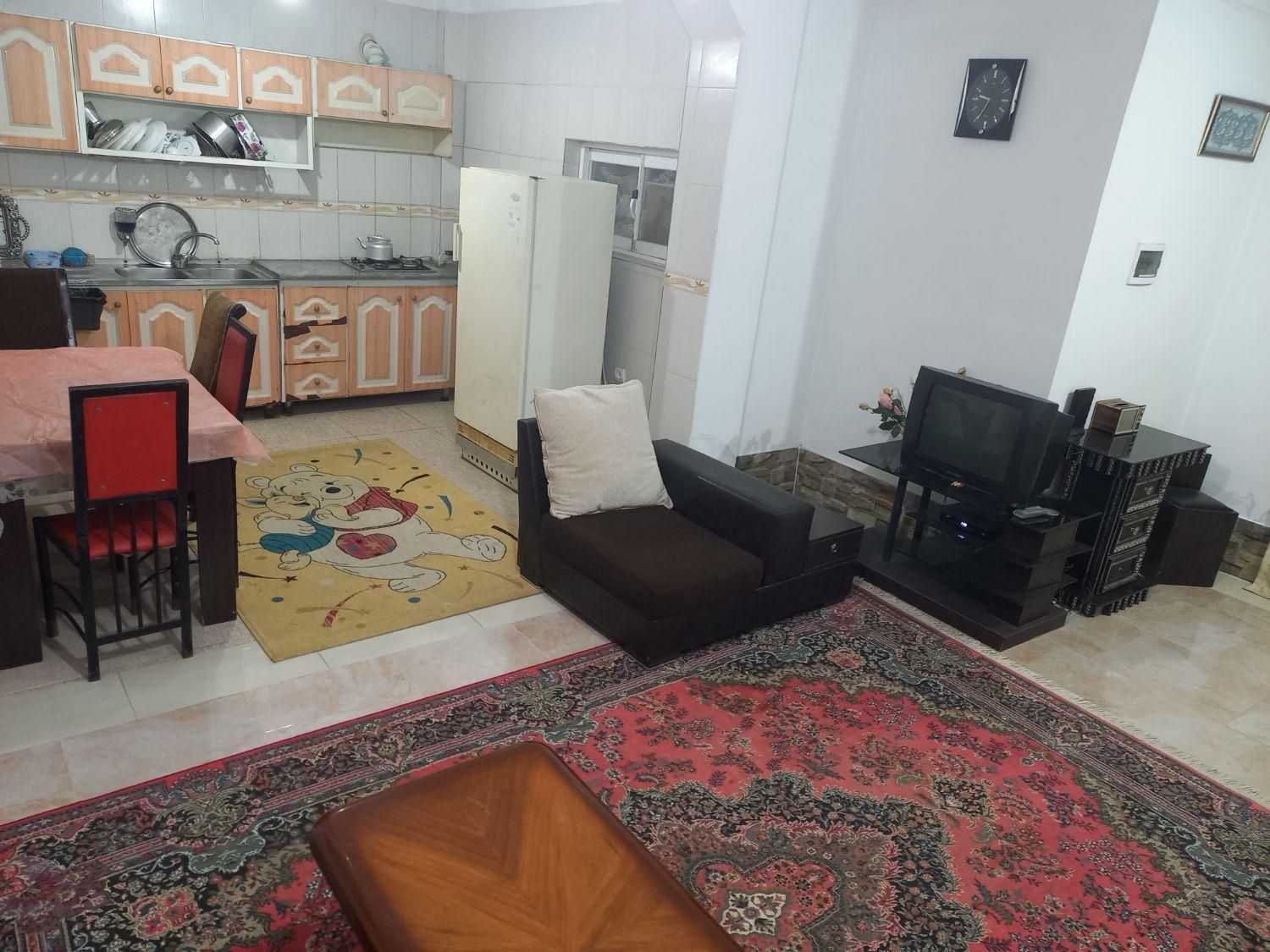 اجاره روزانه سوئیت یک خواب تمییز و پارکینگ دار|اجارهٔ کوتاه‌مدت آپارتمان و سوئیت|چالوس, |دیوار