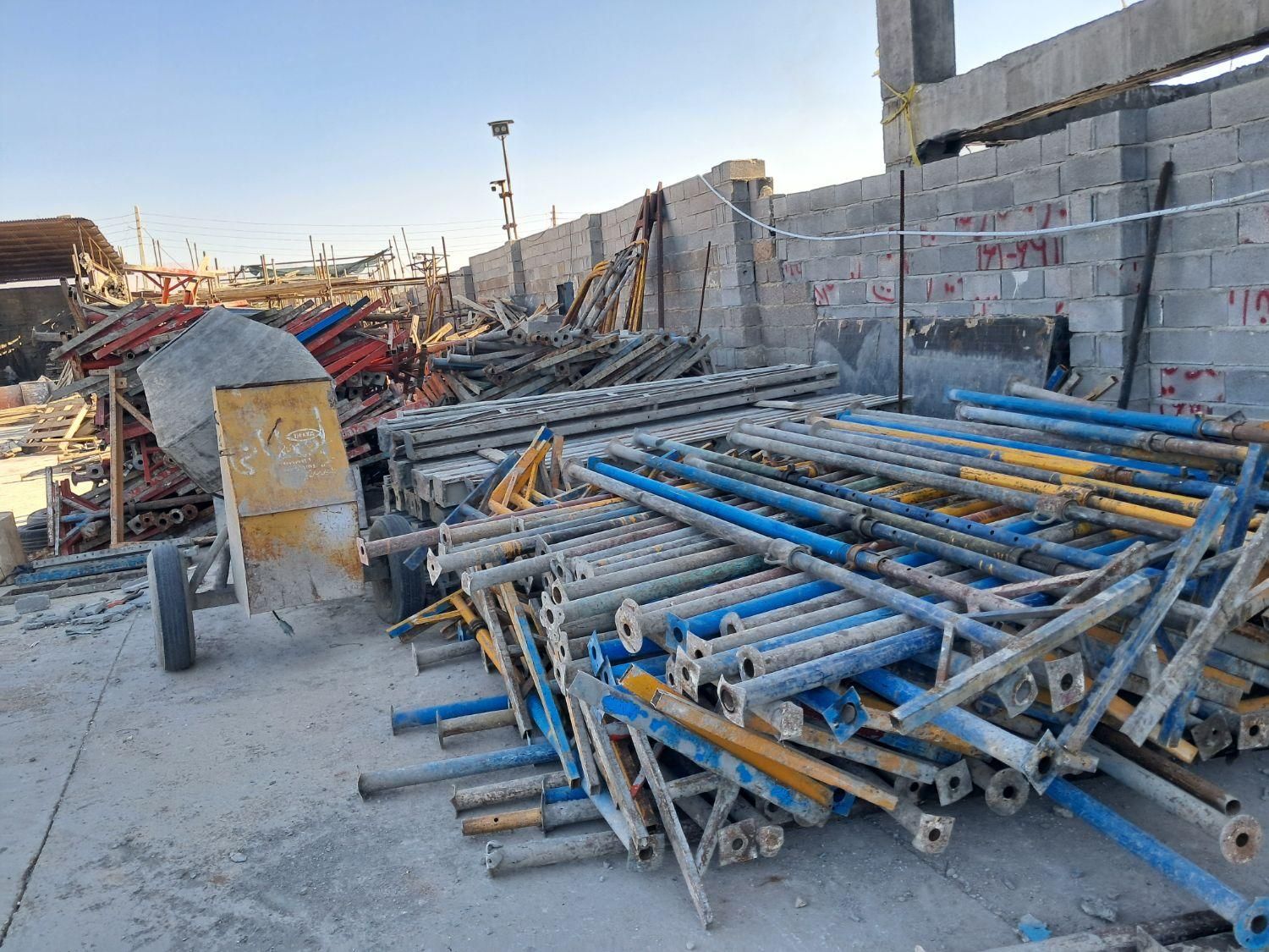 اجاره جک سقفی وقالب فلزی|مصالح و تجهیزات ساختمان|شیراز, کوشک میدان|دیوار