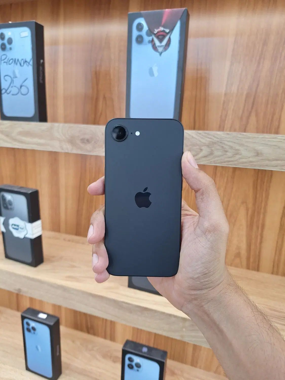 آیفون 16e مشکی در حد نو - iphone 16e black 128|موبایل|تهران, تهرانپارس غربی|دیوار