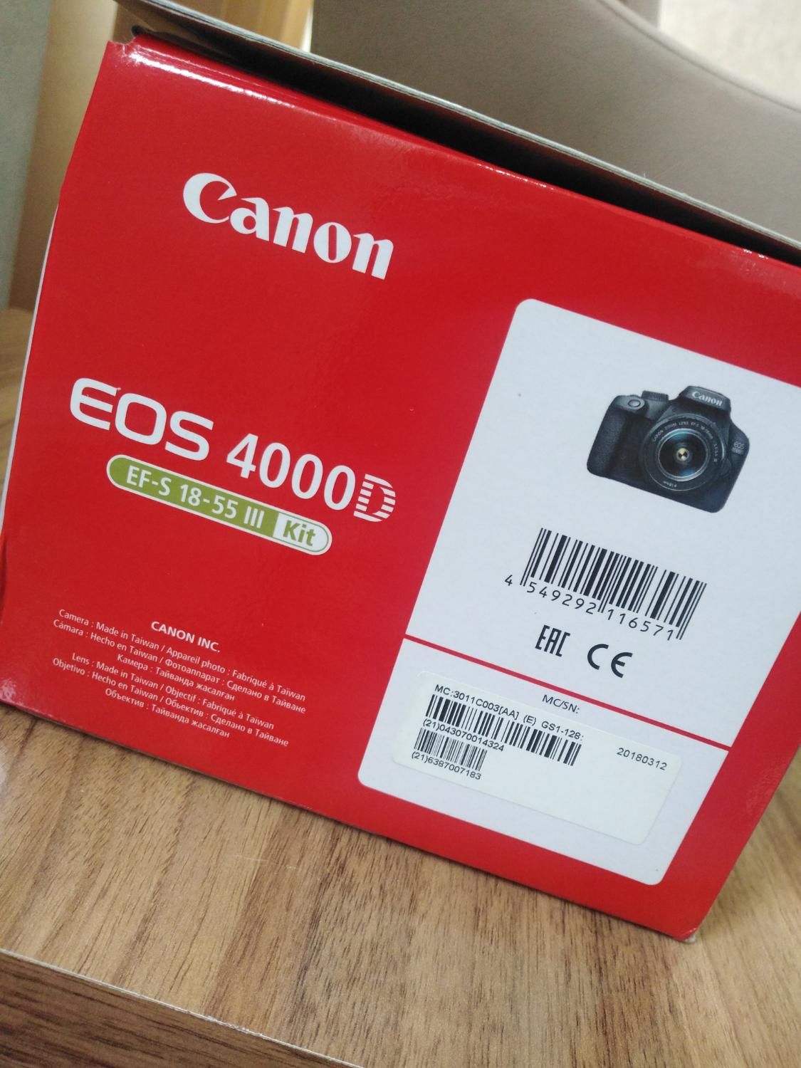 دوربین عکاسی 4000D کنون همراه با پایه|دوربین عکاسی و فیلمبرداری|رشت, معلم|دیوار