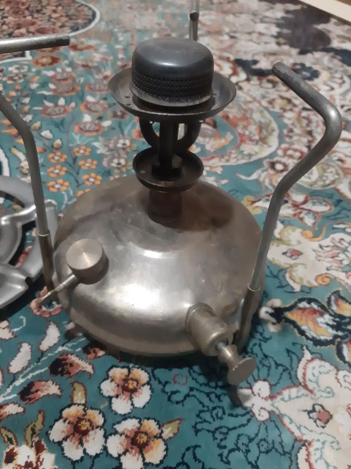 چراغ نفتی بکر و کلکسیونی لنگرنشان با جعبه|کلکسیون اشیاء عتیقه|اسلام‌شهر, شهرک مفیدی|دیوار