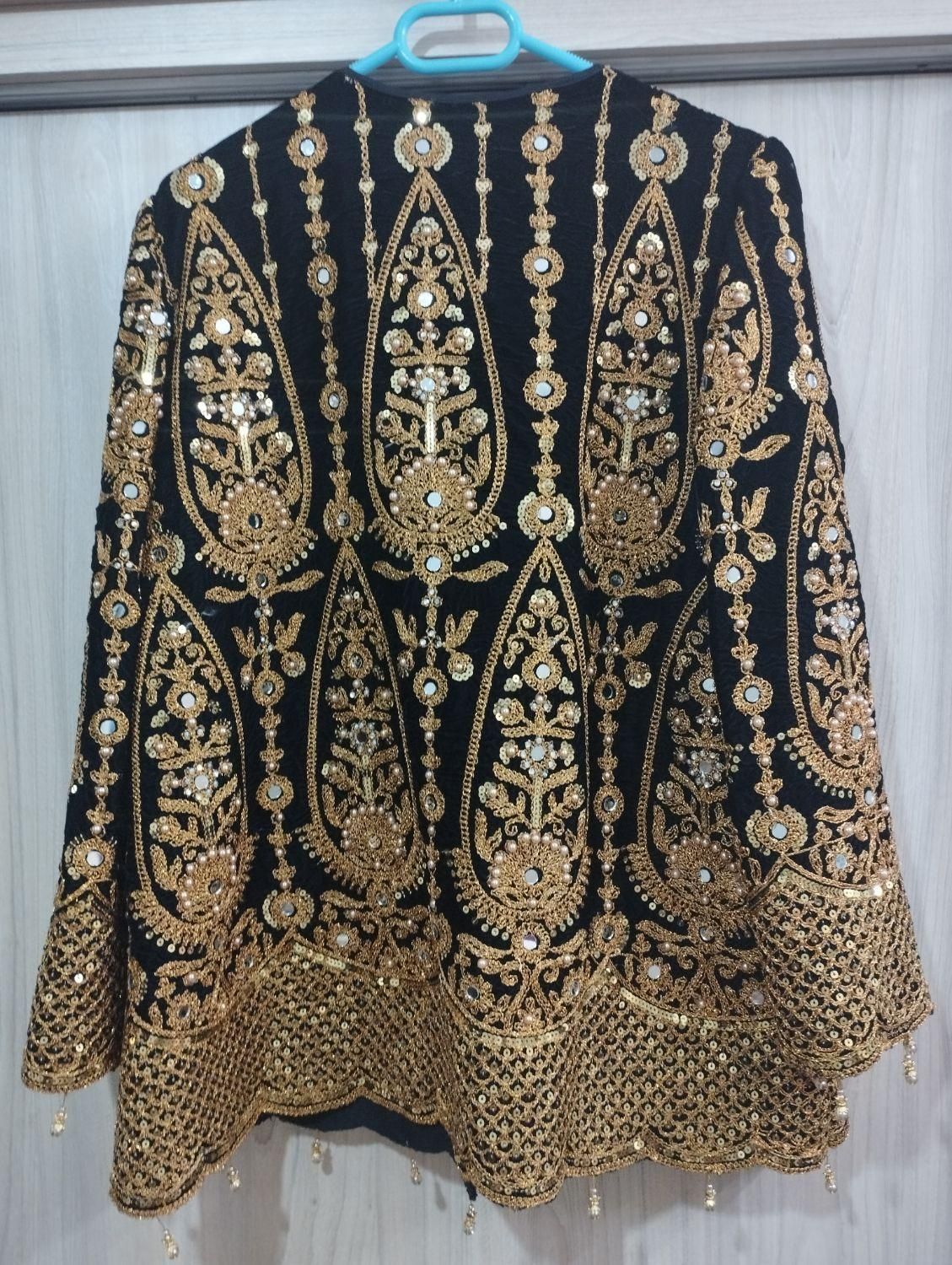 کت مجلسی|لباس|اصفهان, بهارستان|دیوار