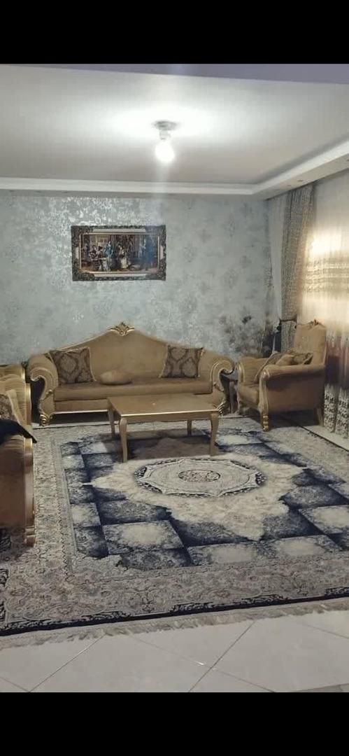 فرش ۱۲ متری.میز تلویزیون شیشه ای .ساعت ایستاده|فرش|مبارکه, |دیوار