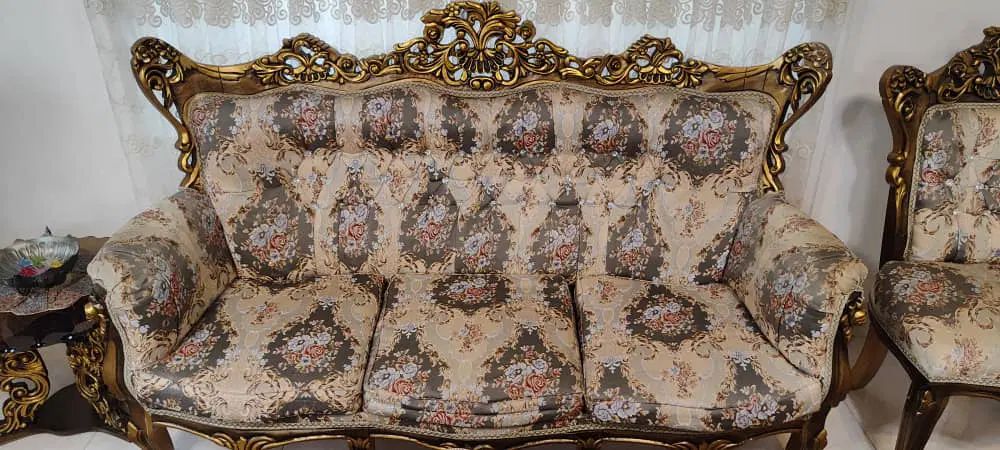 مبل استیل ۹ نفره سالم به همراه عسلی و جلو مبلی|مبلمان خانگی و میز عسلی|سلمان‌شهر, |دیوار