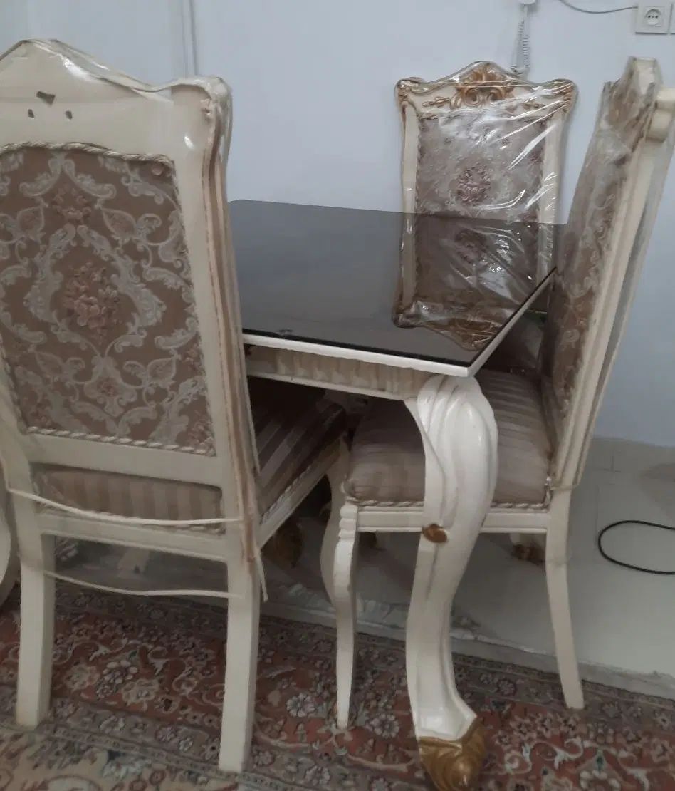 میز نهار خوری ۴ نفره|میز و صندلی غذاخوری|رشت, شالکو|دیوار