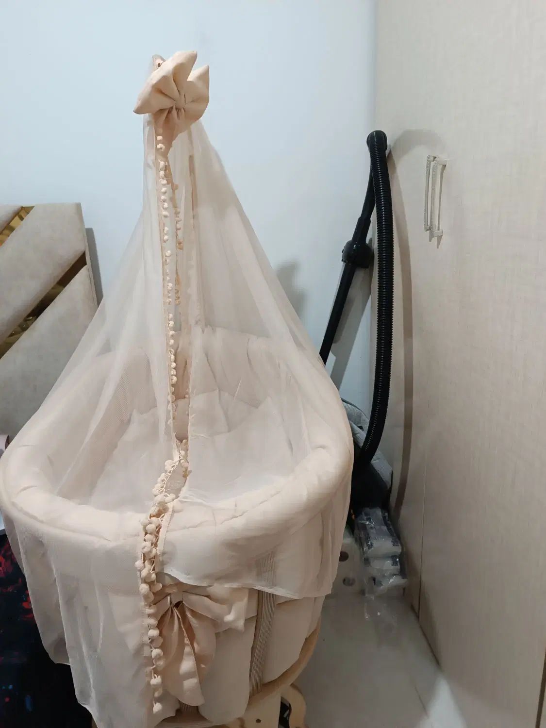 گهواره بچه نو|اسباب و اثاث بچه|رشت, دیانتی|دیوار