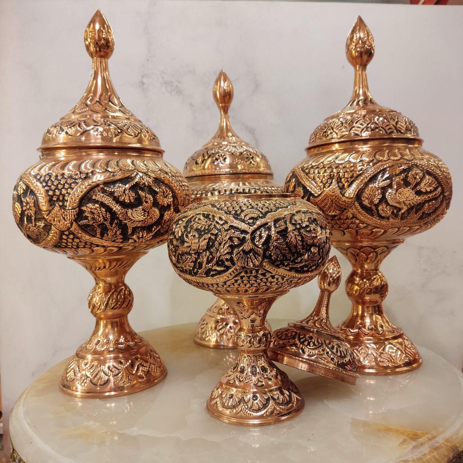 شکلات مسی گنبدی/تراش دست/ظروف مسی/کویر مس|ظروف سرو و پذیرایی|یزد, |دیوار