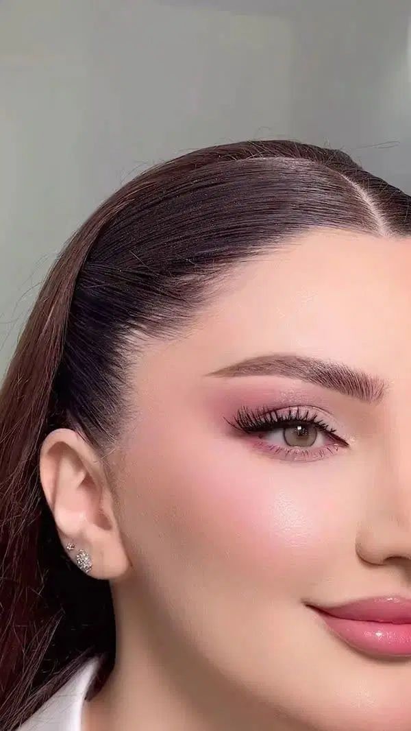 پکیج میکاپ و شینیون و لیفت و لمینت ابرووارایش دائم|خدمات آرایشگری و زیبایی|قم, سالاریه|دیوار