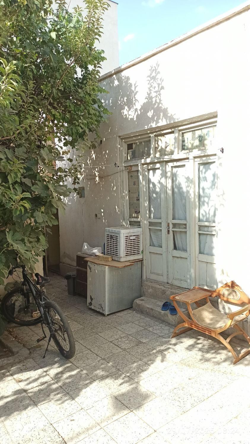 بزرگمهر/گلزار/همخونه موجه فقط آقا/غیث|اجارهٔ خانه و ویلا|اصفهان, گلزار|دیوار