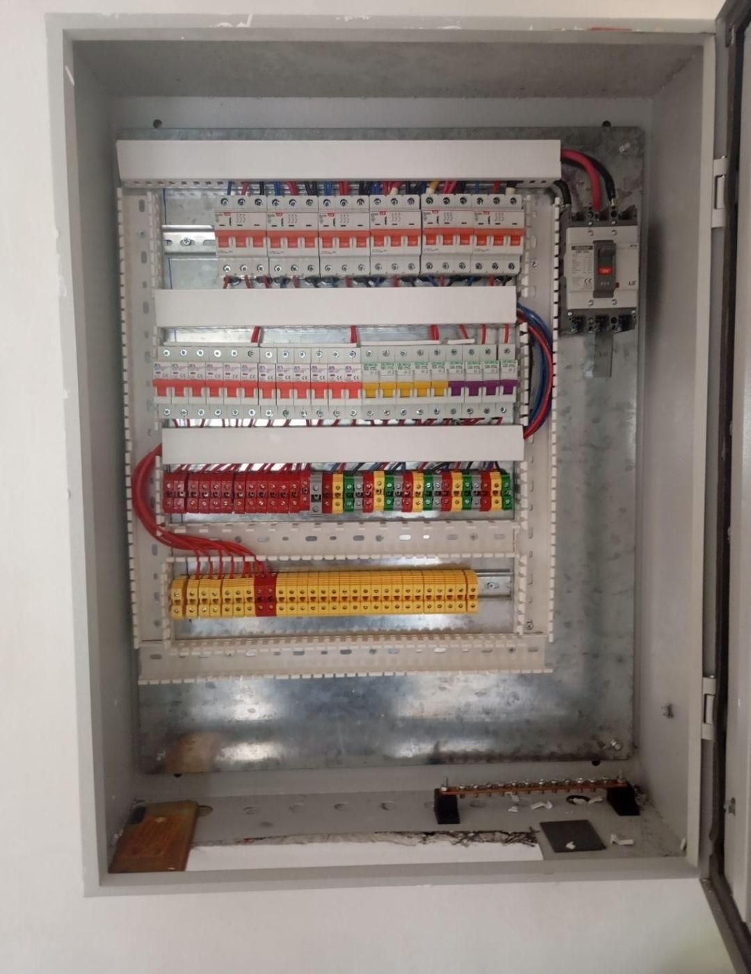 برق کار ساختمان تعمیرات برق روشنایی کلی و جزئی|خدمات پیشه و مهارت|بندر ماهشهر, |دیوار