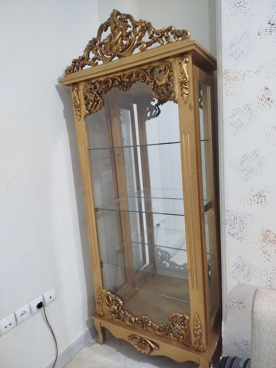 بوفه چوبی سالم و تمیز|بوفه، ویترین، کنسول|تهران, خانی‌آباد|دیوار