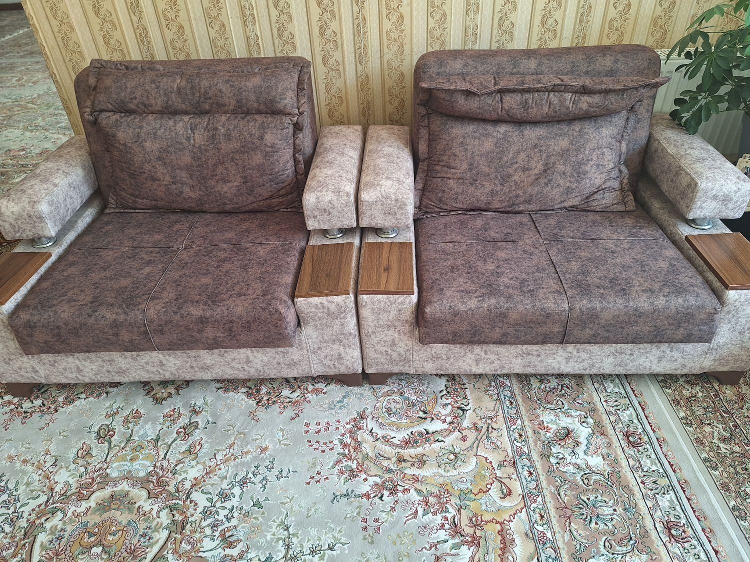 دوعدد مبل کاناپه تخت خواب شو|مبلمان خانگی و میز عسلی|اردکان, |دیوار