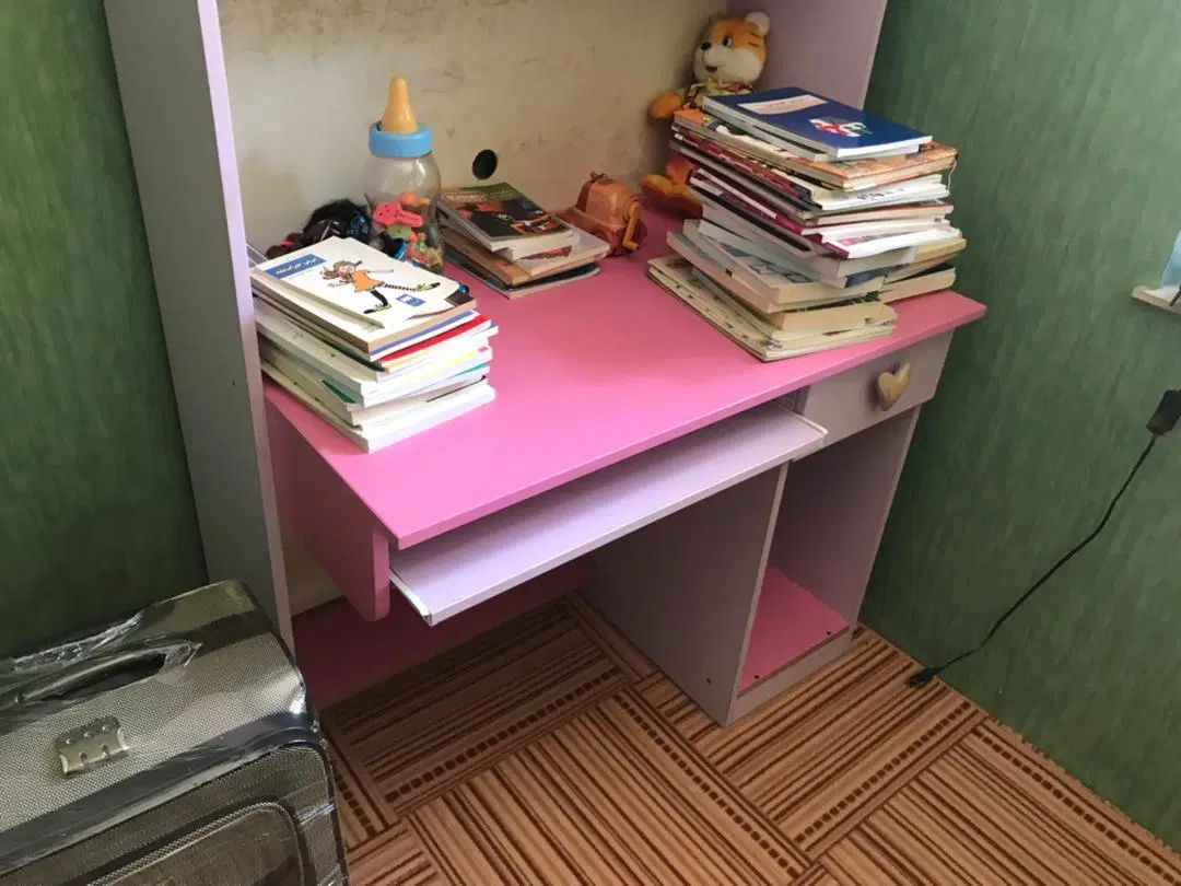 میز کامپیوتر و کتابخانه دانش آموز|میز تحریر و کامپیوتر|رشت, گلسار|دیوار