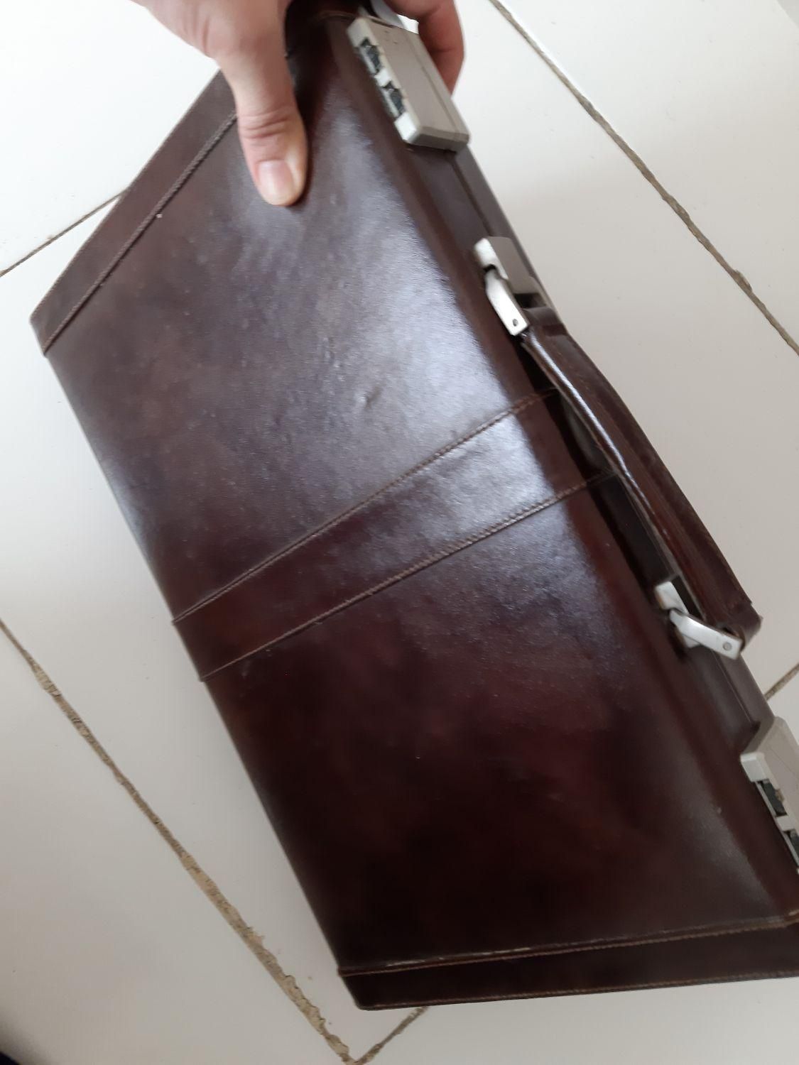 تخته کیف نرد چرم قفل رمز دار|کیف، کفش، کمربند|محمدشهر, همایون ویلا|دیوار