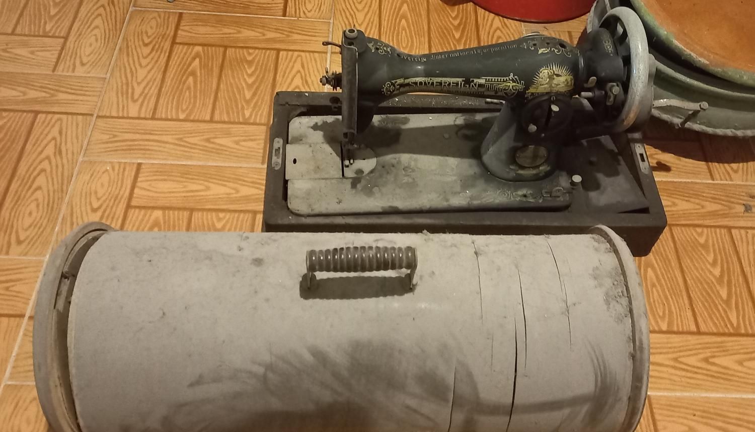 چرخ خیاطی قدیمی عتیقه|چرخ خیاطی و ریسندگی|بندر انزلی, سپه|دیوار