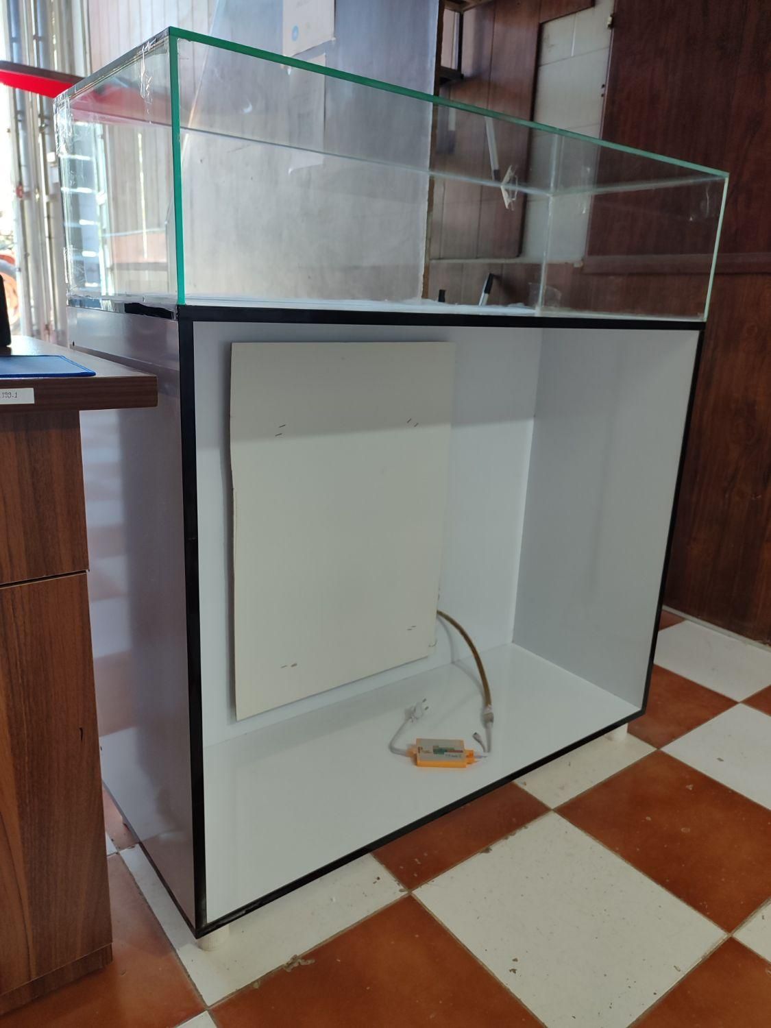 ویترین لوازم جانبی موبایل|فروشگاه و مغازه|مرودشت, شهرک مهدیه|دیوار