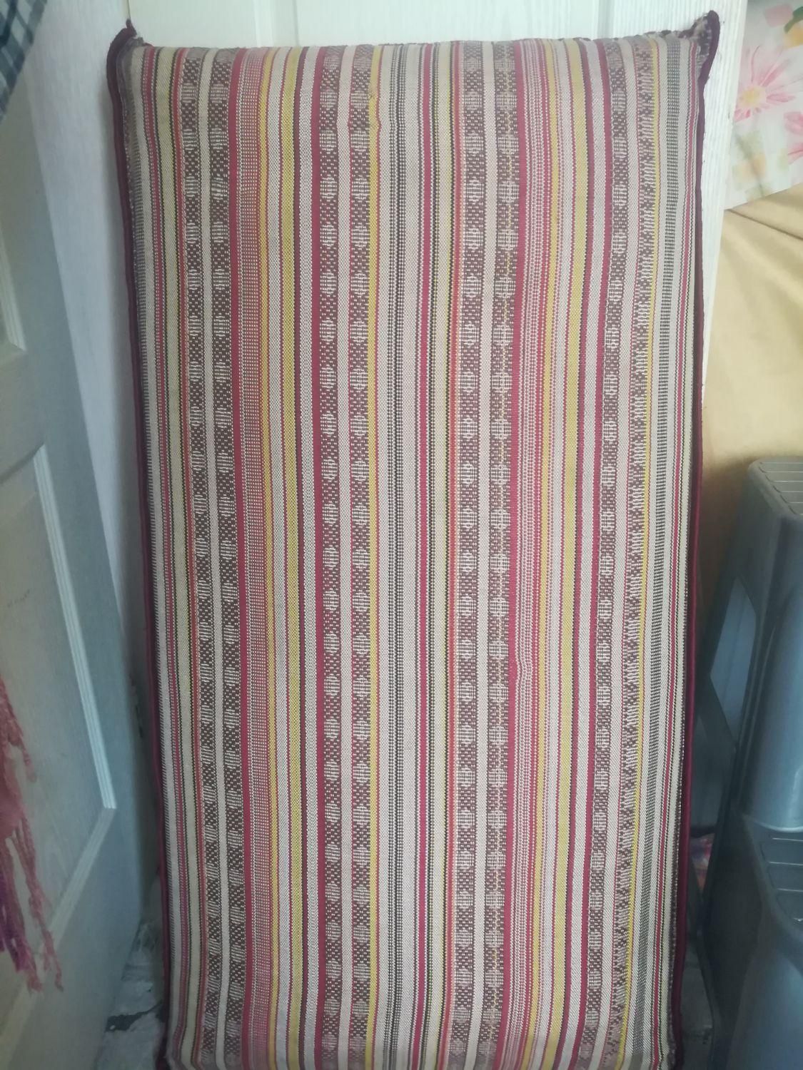 یک جفت پشتی طرح فرش طرح برجسته|پشتی|قدس, شهرقدس|دیوار