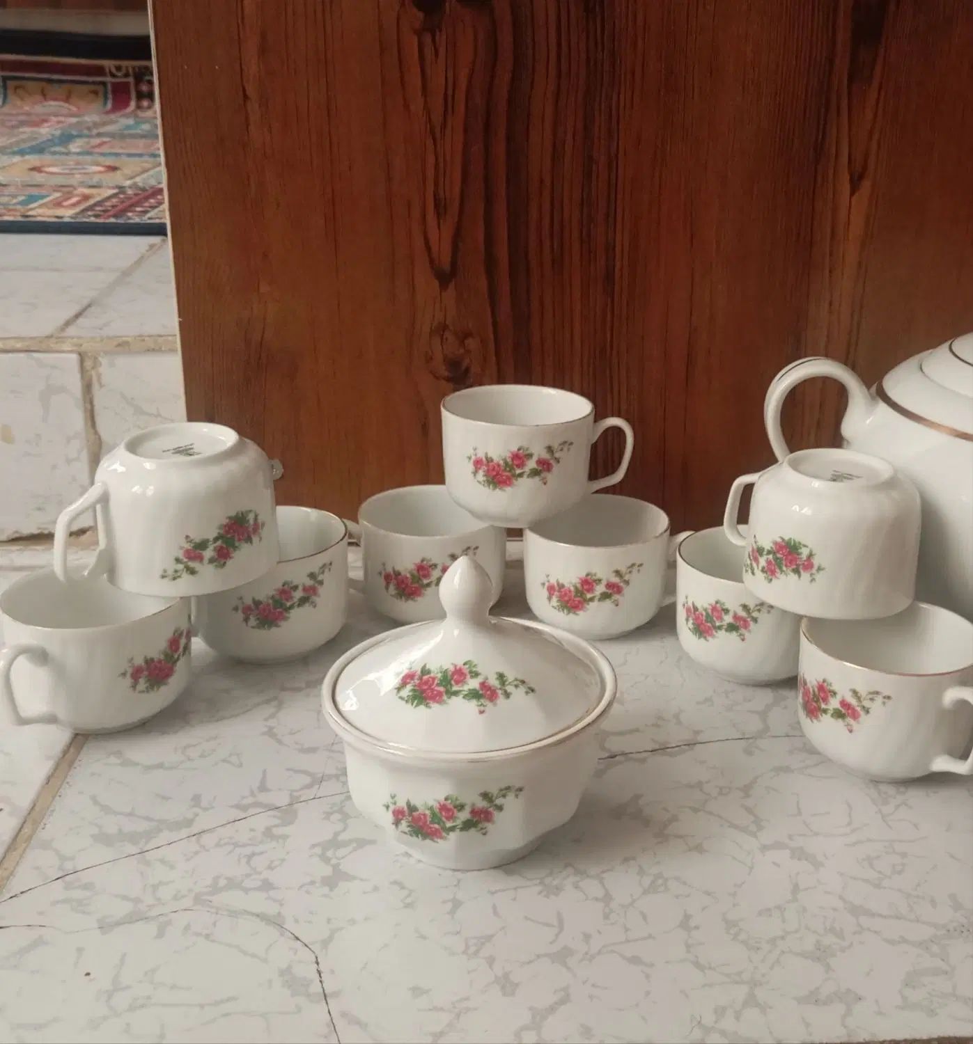 6عدد فنجان ویک قندان گل سرخی مارک زرین 600|ظروف سرو و پذیرایی|کرج, انبار مپنا|دیوار