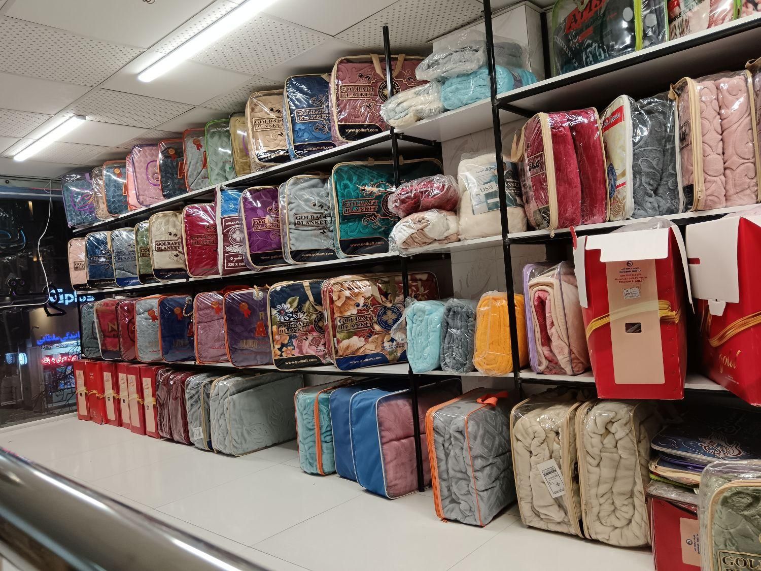 پتو گلبافت نرمینه سنگین|رختخواب، بالش، پتو|نیشابور, دارایی|دیوار