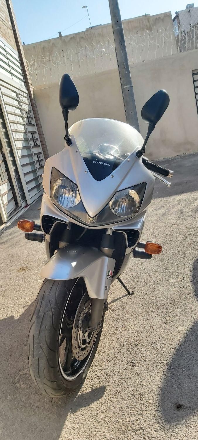 موتورسنگین cbr600f4i سندفرمان امام|موتورسیکلت|اصفهان, شهرک کوثر|دیوار