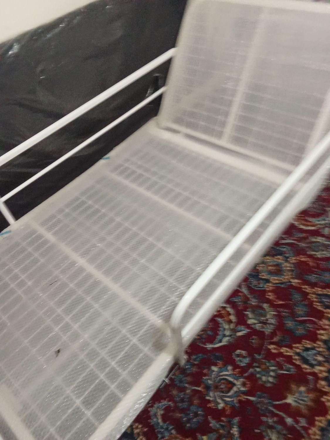 یک عدد فلزی در حد|تخت و سرویس خواب|لردگان, |دیوار