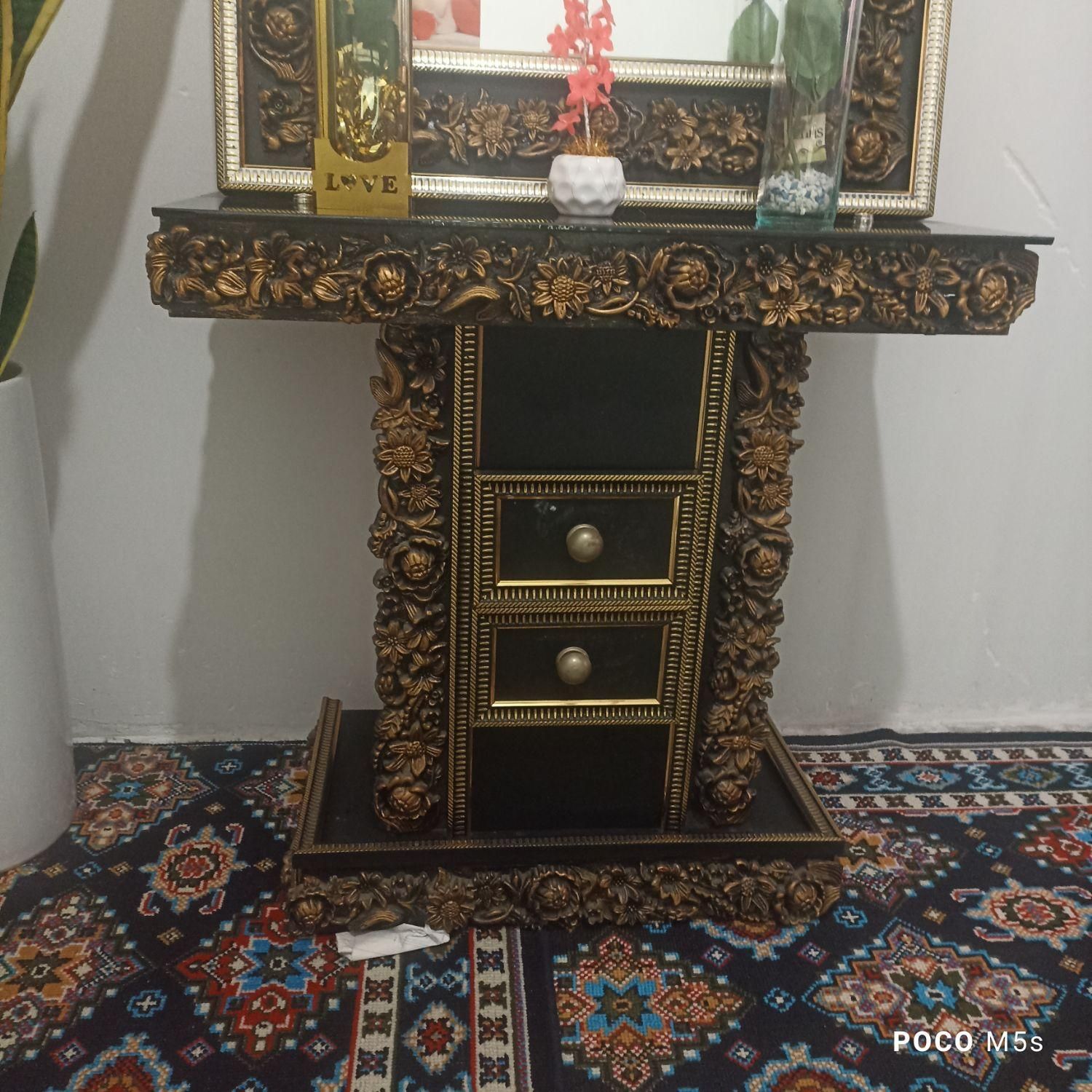 آینه|آینه|سیاهکل, |دیوار
