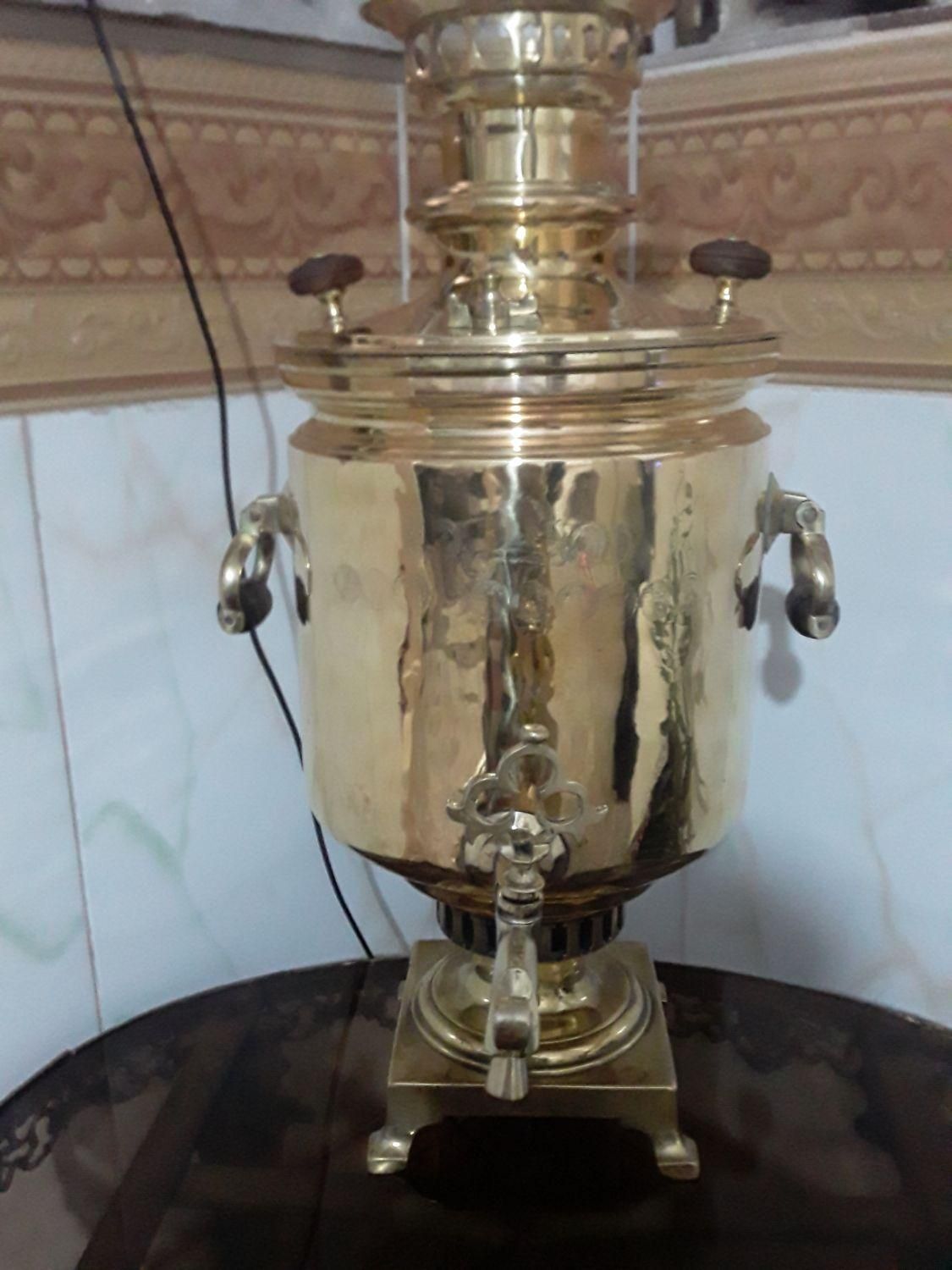 سماورروسی زغالی قدیمی|کلکسیون اشیاء عتیقه|بیرجند, |دیوار