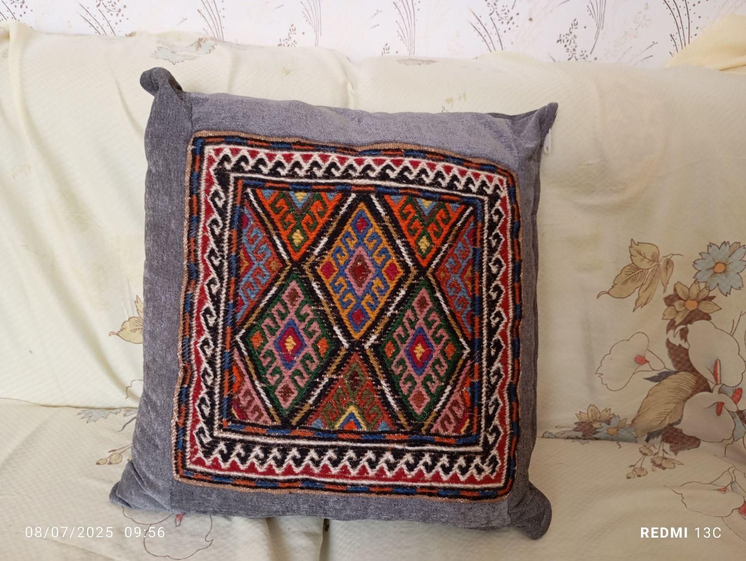 کوسن و پشتی سنتی|پشتی|شیروان (خراسان), |دیوار